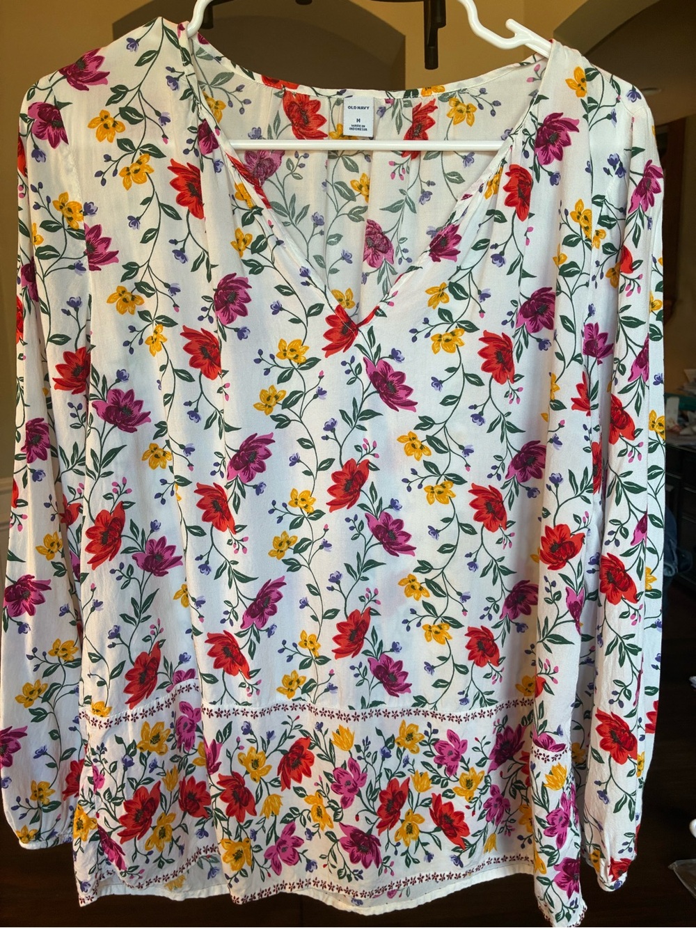 Old Navy White Floral V-Neck Long-Sleeve Top women